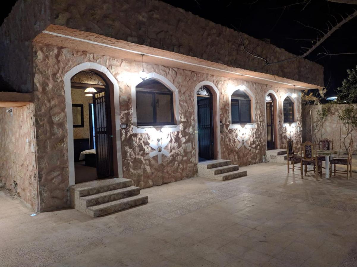 Guest House Attallah Wadi Musa Extérieur photo