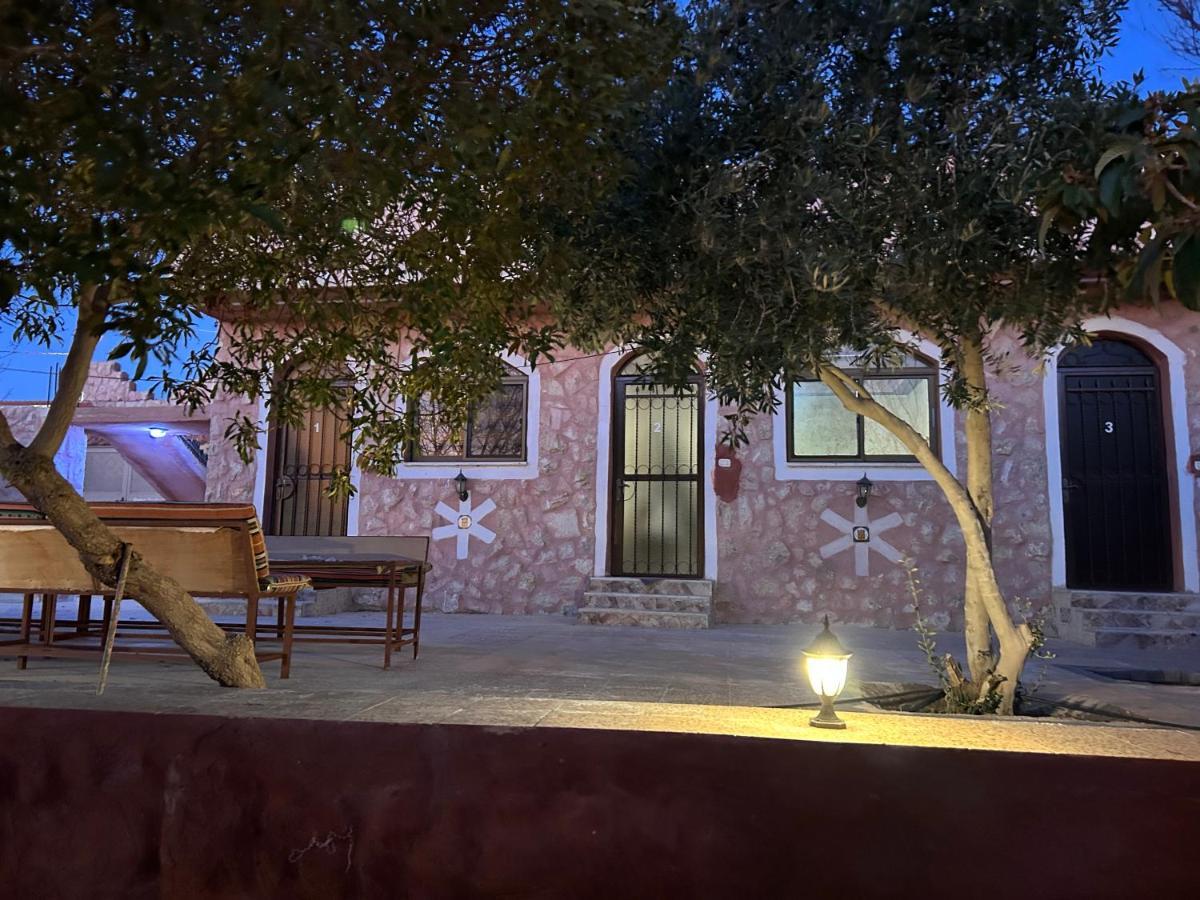 Guest House Attallah Wadi Musa Extérieur photo