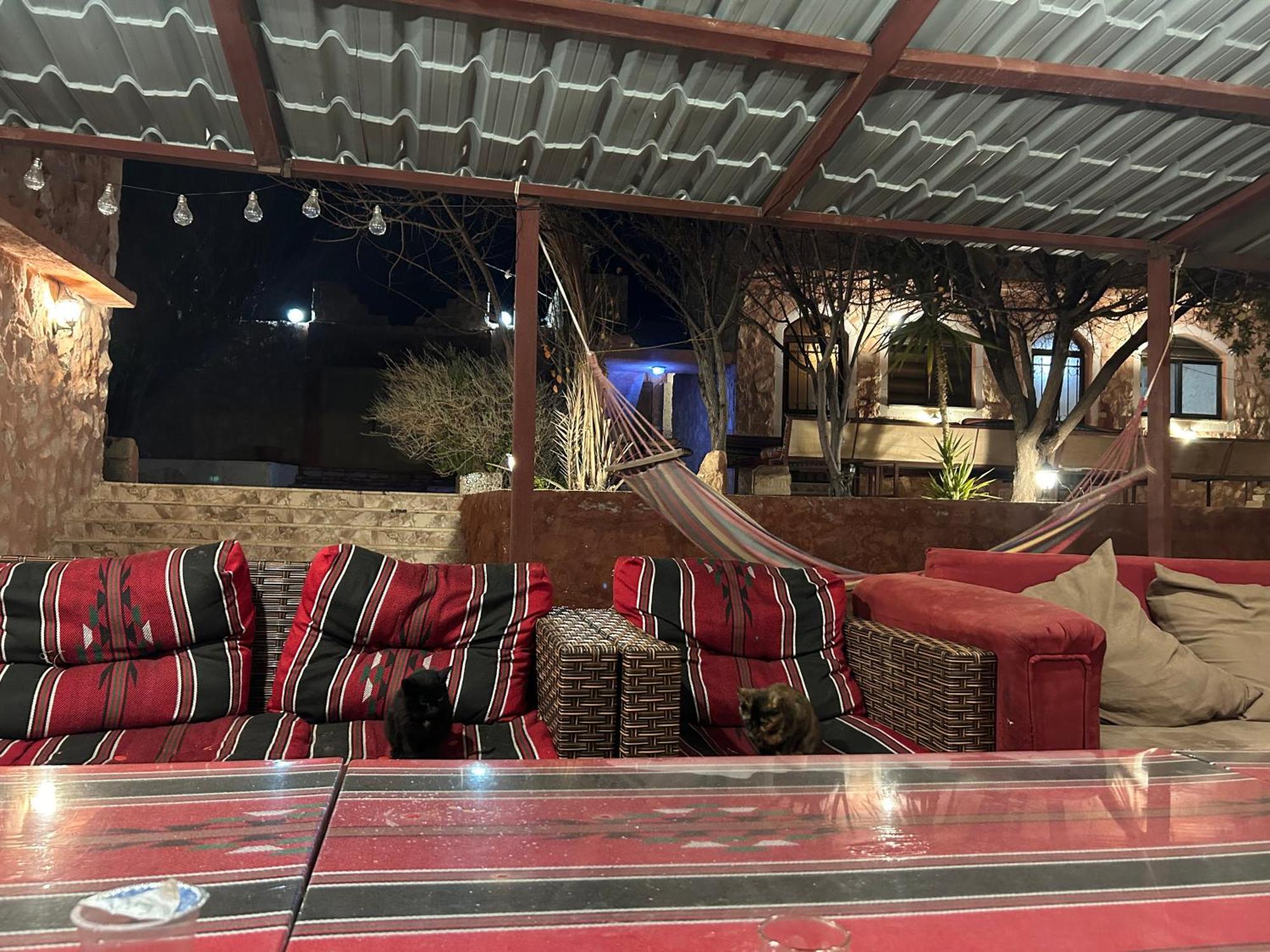 Guest House Attallah Wadi Musa Extérieur photo